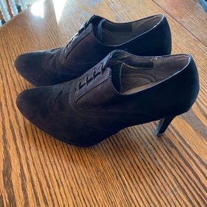 Life stride velocity black suede booties Sz 7.5